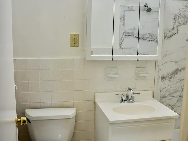 705 E 3rd St — Photo 10