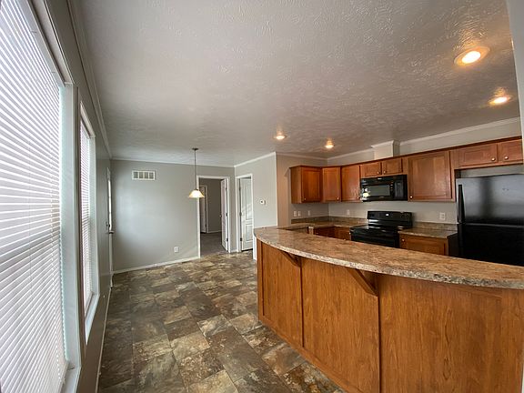 3rd image of 211 Pebble Creek Dr #166