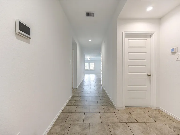 7547 Cattle Walker Ct — Photo 3
