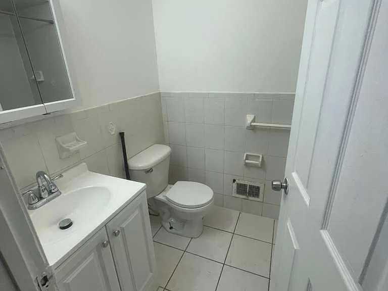 742 S 12th St #1F — Photo 5