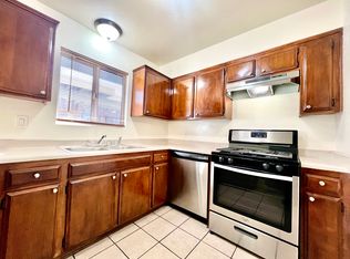 2916 E South St APT 4, Long Beach, CA 90805