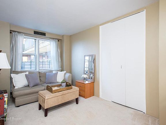 4th image of 5700 Arlington Ave APT 3W