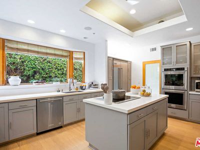 938 Galloway St, Pacific Palisades, CA, 90272