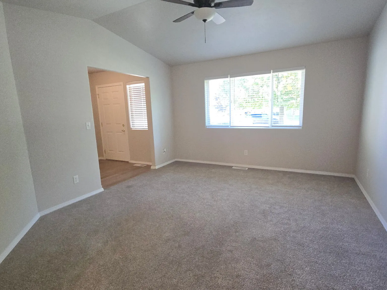 2 bed, 2.0 bath, 1297 sqft, $2,200 — Photo 4