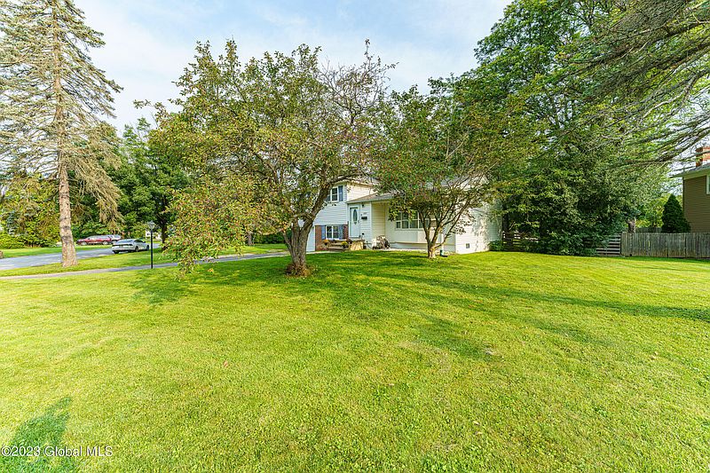 3rd image of 2223 Webster Drive