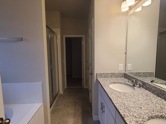 4th image of 521 Venetian Palms Blvd