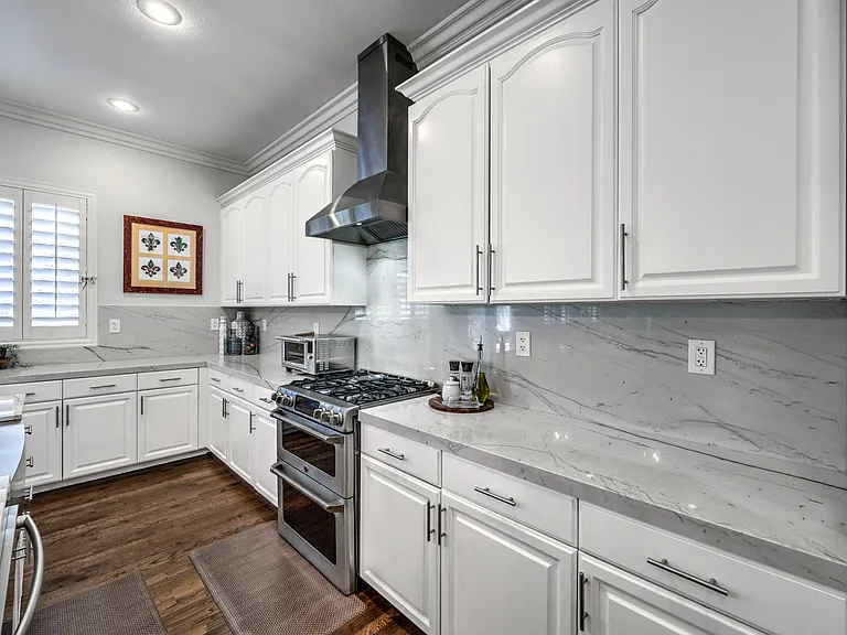 7166 Frontier Hills Ave — Photo 13
