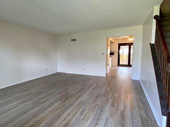 2nd image of 6018 E 129th St #1