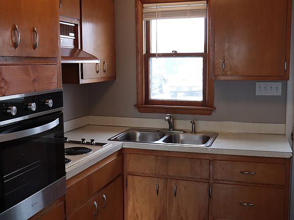 5th image of 117 S Front St #3