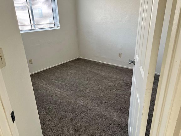 3rd image of 3119 Jaguar Way #4