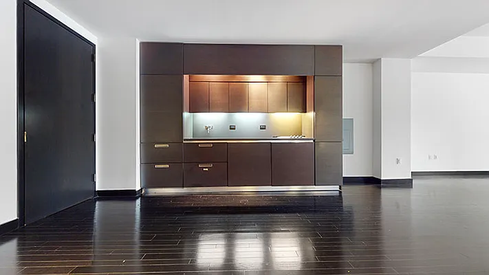 Rented by Bizzarro Agency | media 15