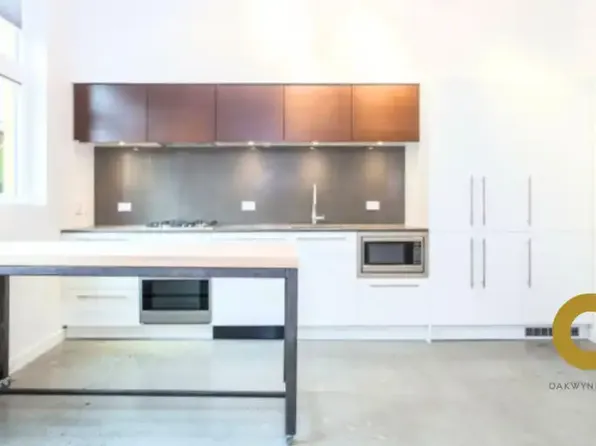 150 Cordova St E #208, Vancouver, BC V6A 0E7