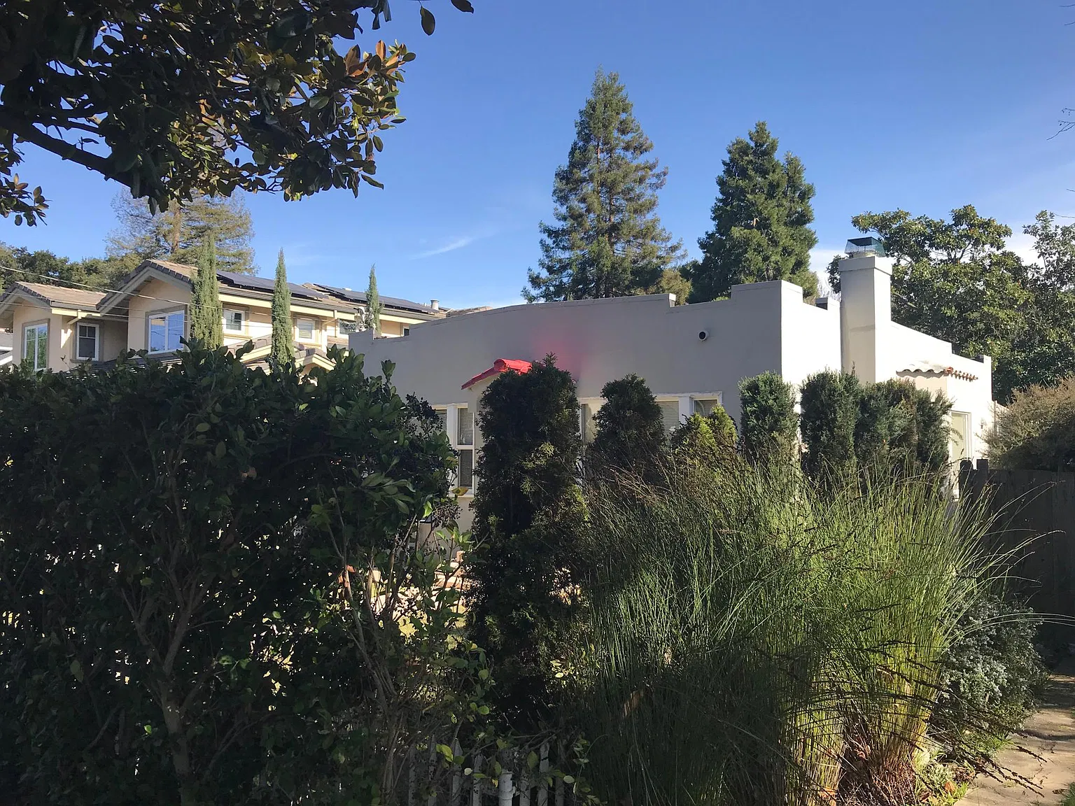 2 bed, 1200 sqft, $5,600 — Photo 3