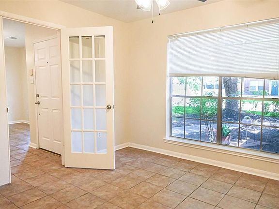 4th image of 18389 Ten Oaks Ct