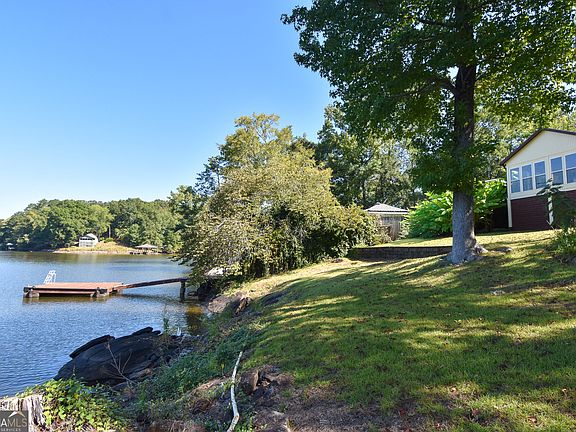 3rd image of 411 Sandpiper Dr