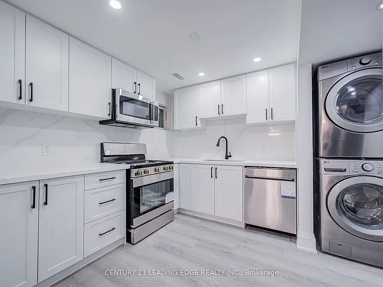 46 Hinchley Wood Grv #BASEMENT — Photo 11