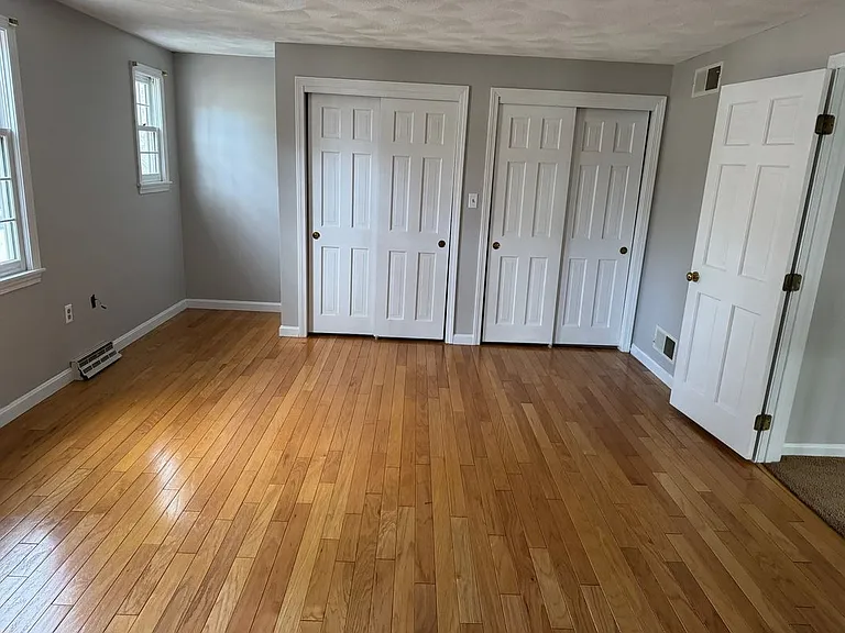 887 Wellman Ave — Photo 3