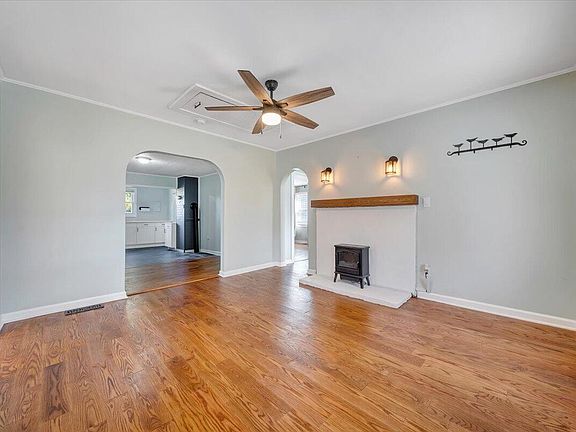 2nd image of 3459 Randall Dr