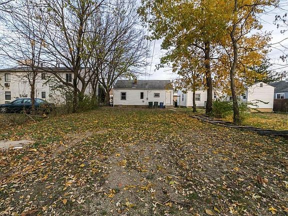 4th image of 2235 Hamilton Ave