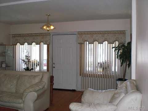 5th image of 10218 92nd Ave