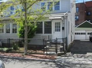 12 Pearce Pl, Great Neck, NY 11021