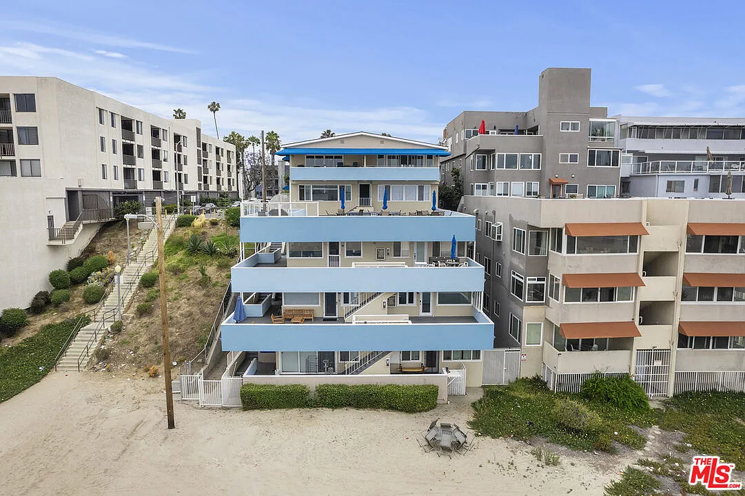 1 bed, 1.0 bath, 869 sqft, $3,700 — Photo 2