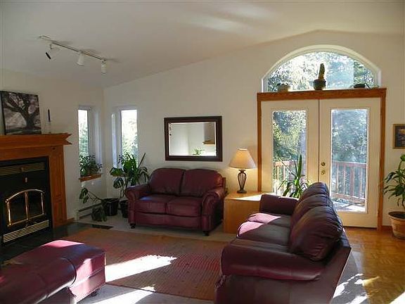 3rd image of 3112 Hillary Ave