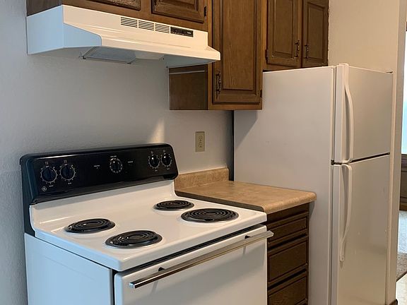 2nd image of 511 7th St S #105