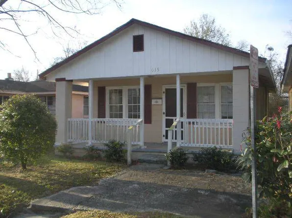 615 E Waldburg St, Savannah, GA 31401