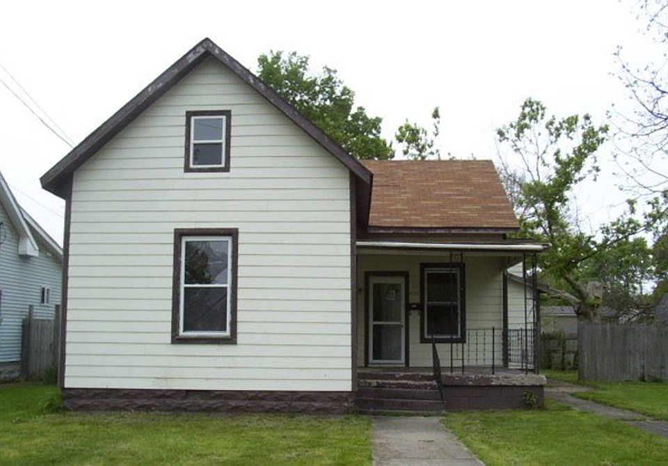 1st image of 852 W Franklin St