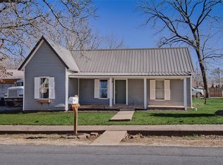 213 S Neal St, Prairie Grove, AR 72753