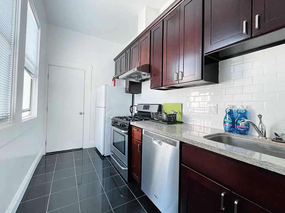 2nd image of 180 Bernard St #80