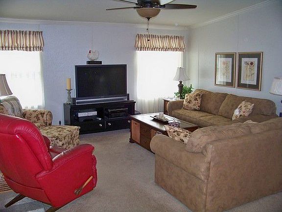 2nd image of 5261 Laurel Oak Dr