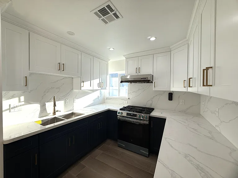 3130 Doolittle Ave — Photo 7