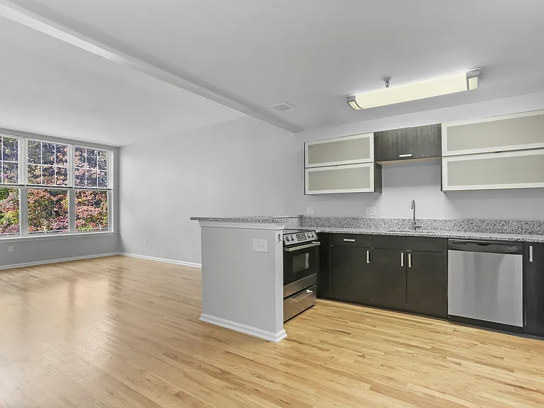 102 Lansdale Ave #M — Photo 6
