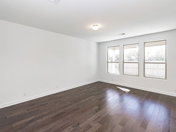 The Preserve at Singing Hills - Conroe Interior Image 5