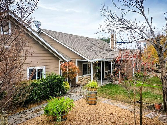 2nd image of 3626 Meadow Oaks Dr