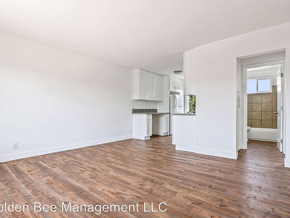 4th image of 1212 W 107th St APT 17