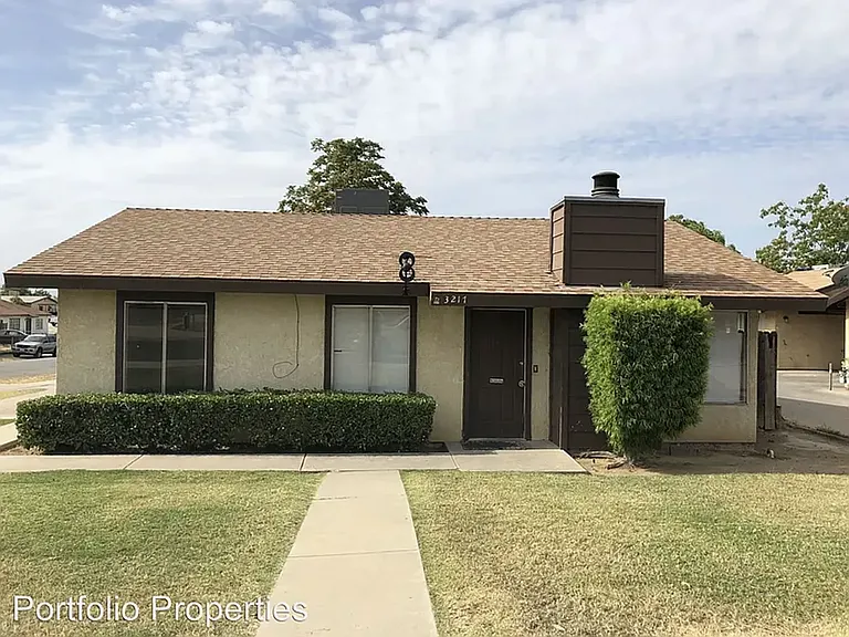 3217 & 3219 Crestline Rd — Photo 1