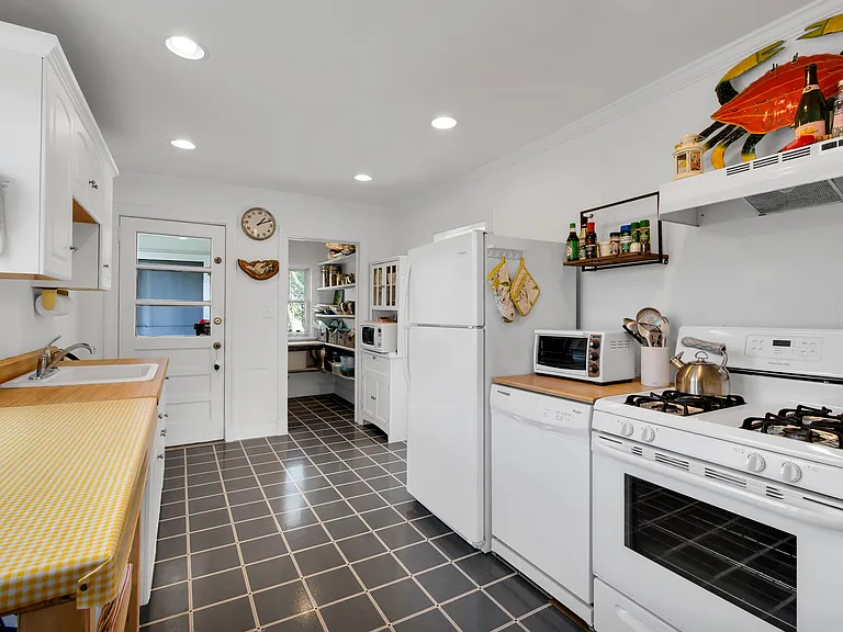 64 David Whites Ln — Photo 7