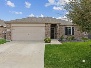 1207 Perrin Dr, Forney, TX 75126