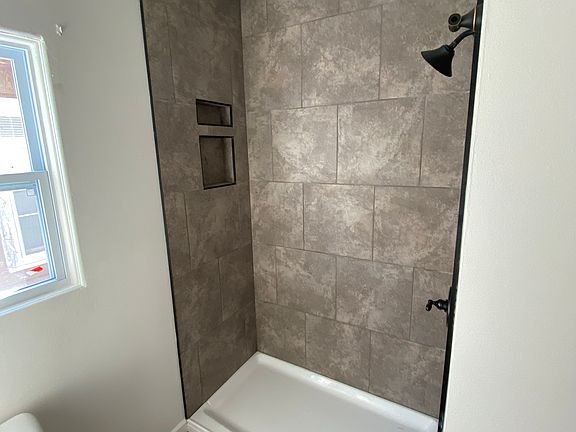 5th image of 709 Pine St #2