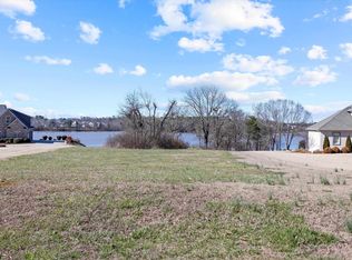 129 Shore Vista Ln, Greer, SC 29651