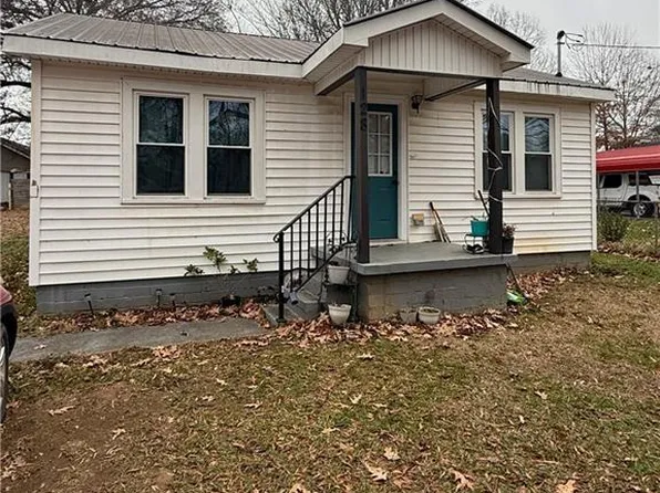 128 Victor St, Calhoun, GA 30701