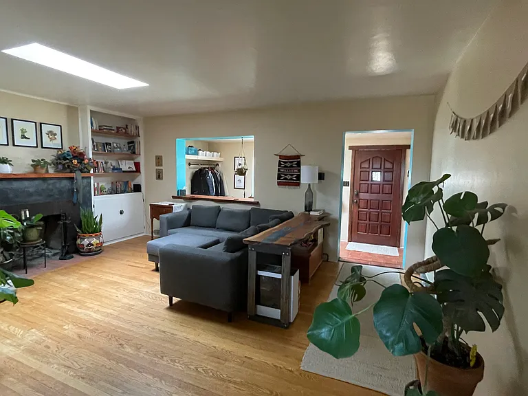 321 Sierra Pl NE — Photo 6