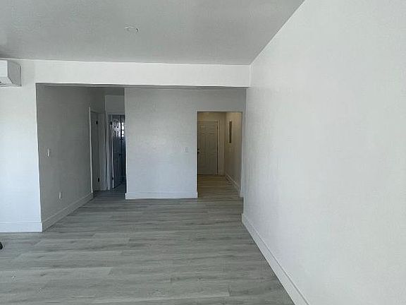 3rd image of 7600 Dickens Ave