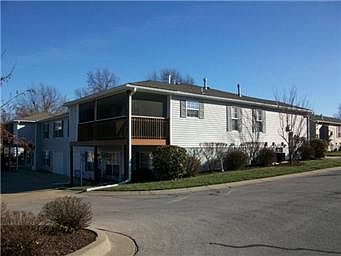 3rd image of 3905 S Willis Ave #43