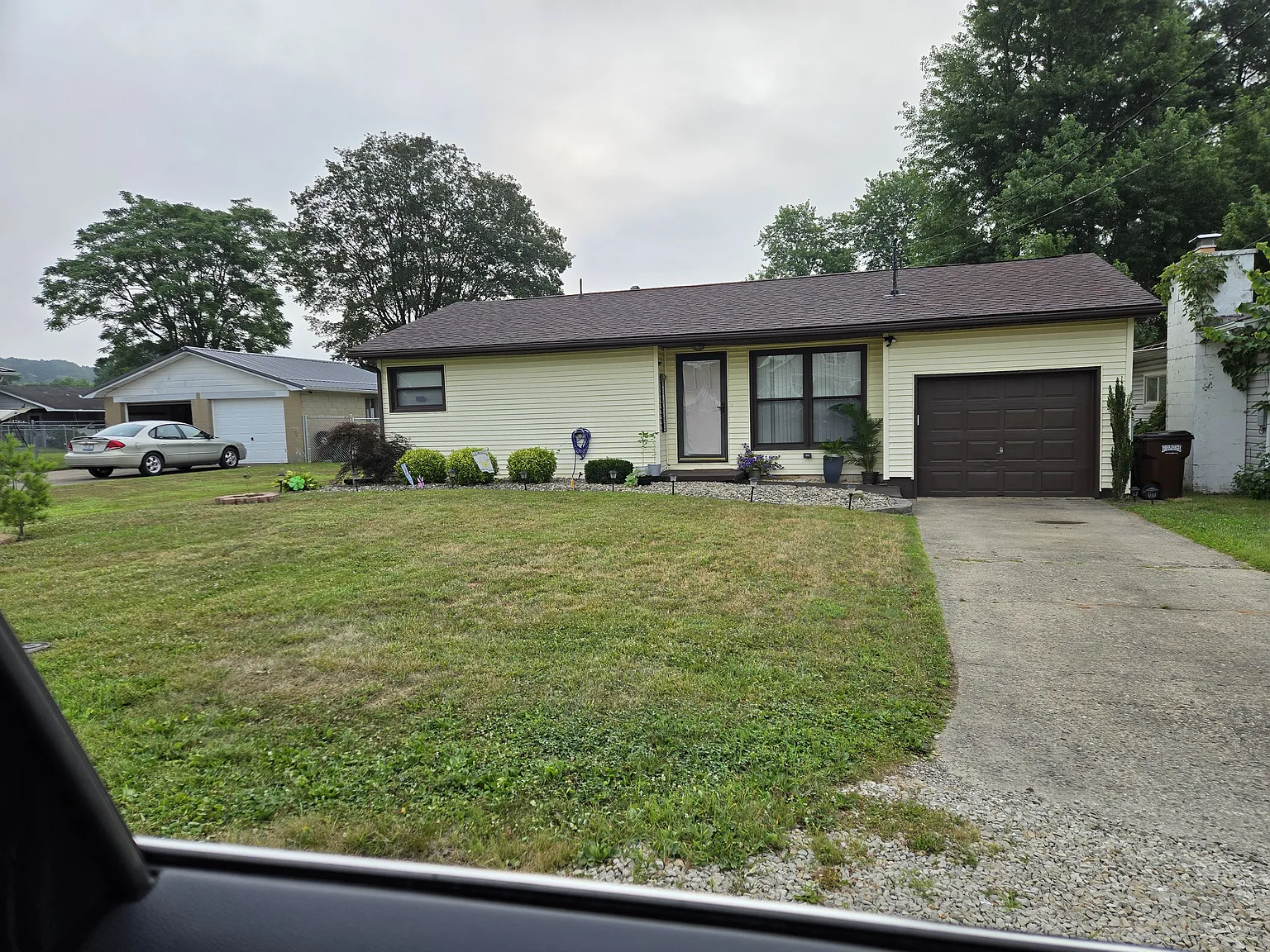 3 bed, 1.5 bath, 1654 sqft, $2,200 — Photo 3