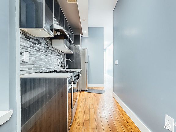 3rd image of 1444 Pacific St APT 4L