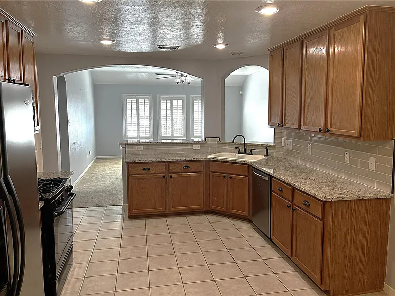 22410 Barrell Springs Ln — Photo 16